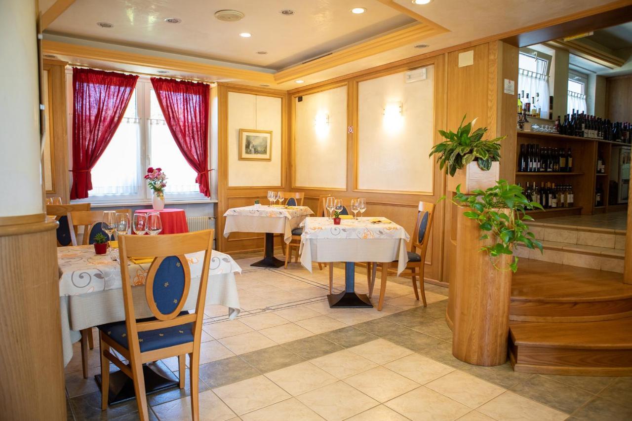 Hotel Ristorante Sagittario Фельтре Екстер'єр фото