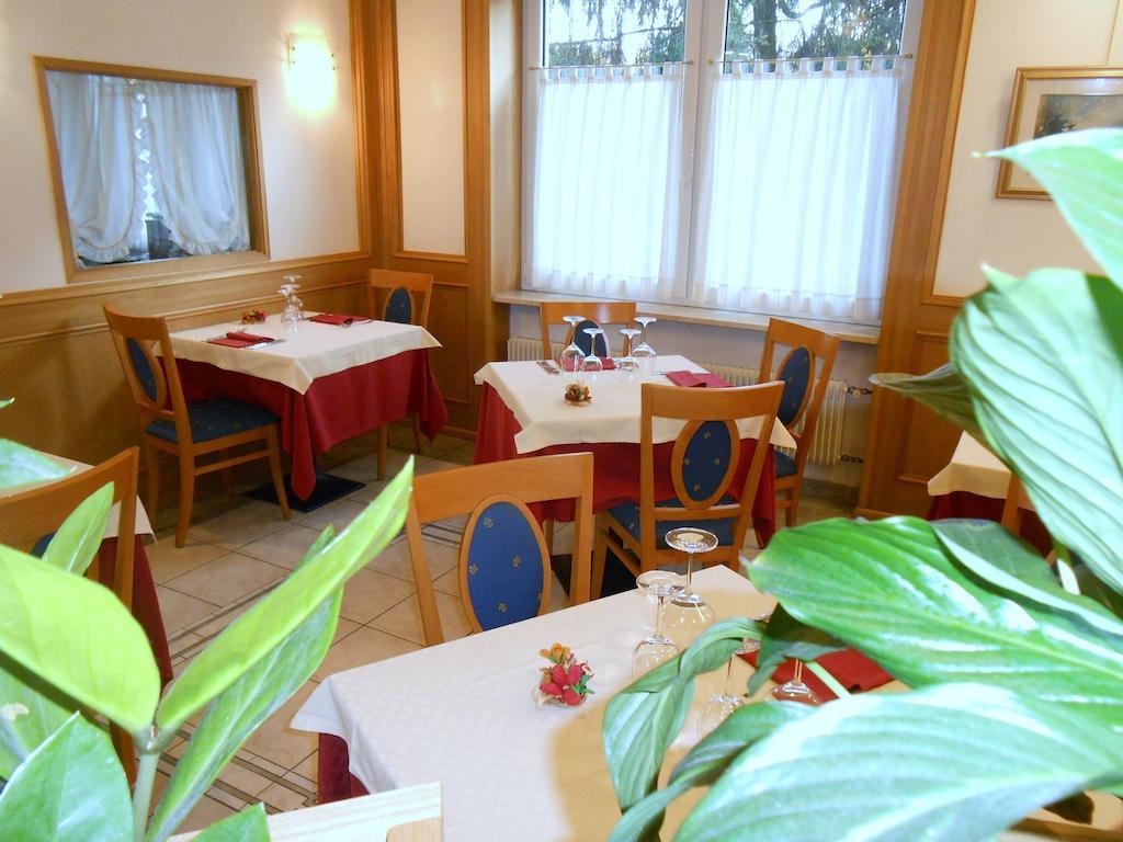 Hotel Ristorante Sagittario Фельтре Екстер'єр фото