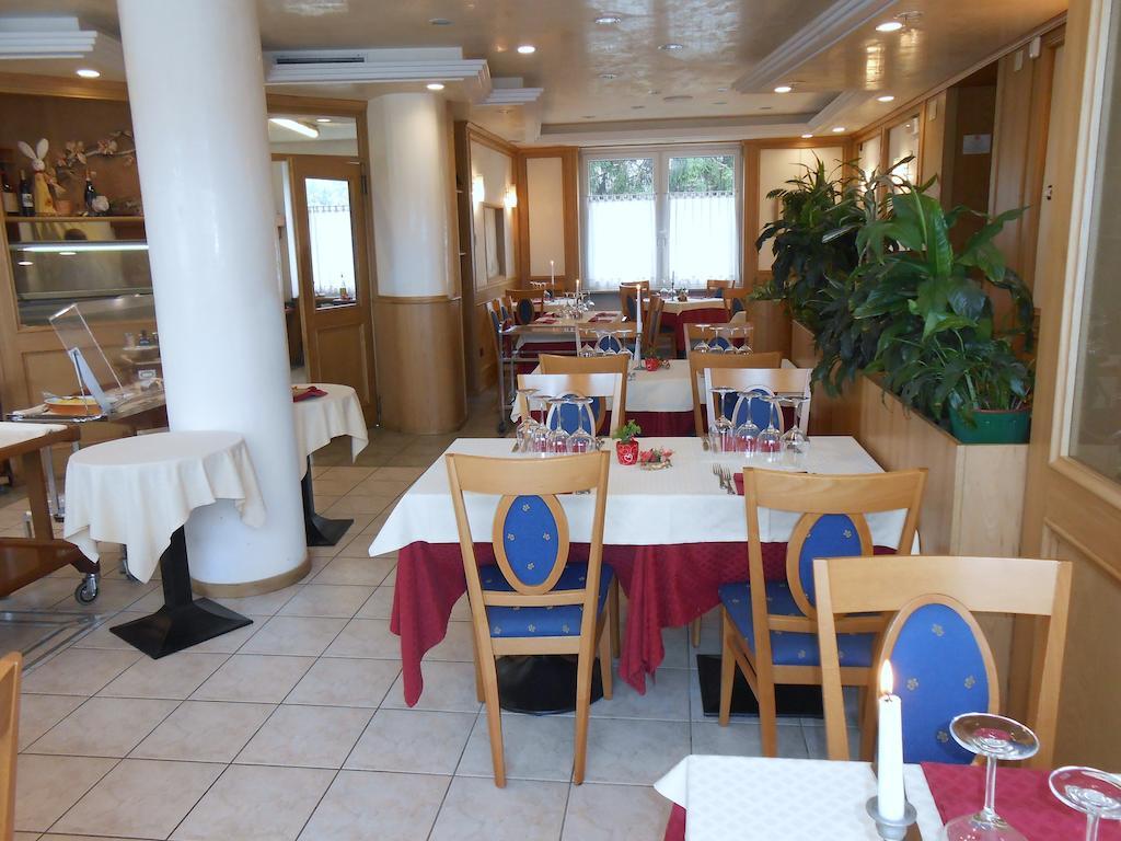 Hotel Ristorante Sagittario Фельтре Екстер'єр фото