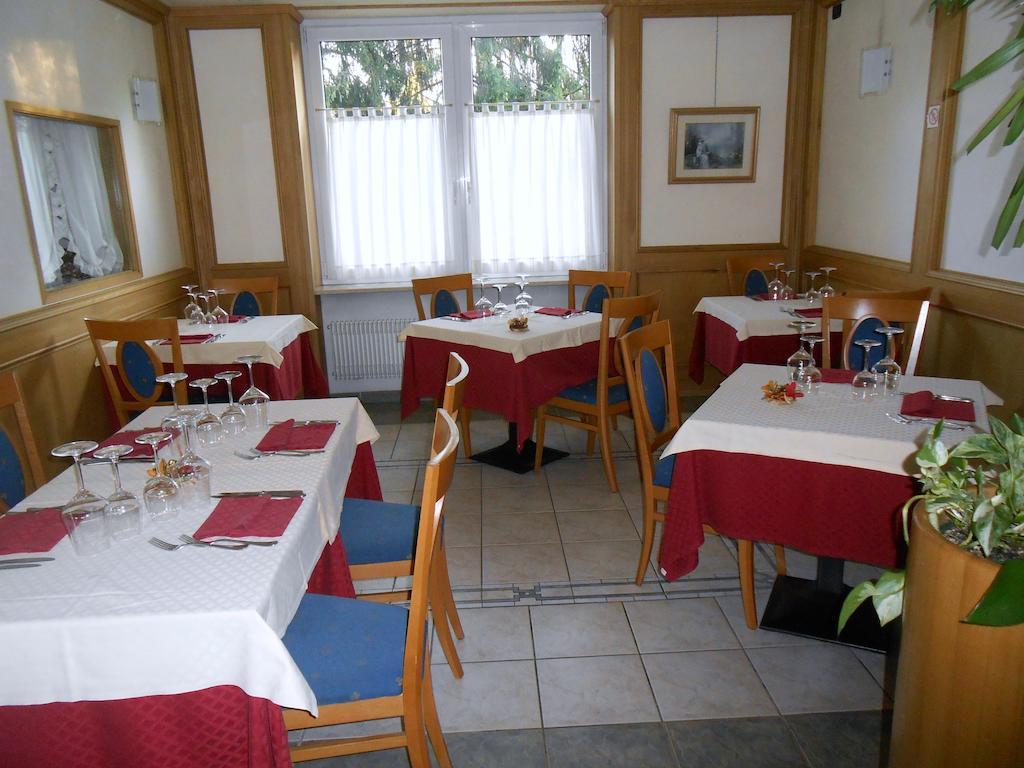 Hotel Ristorante Sagittario Фельтре Екстер'єр фото