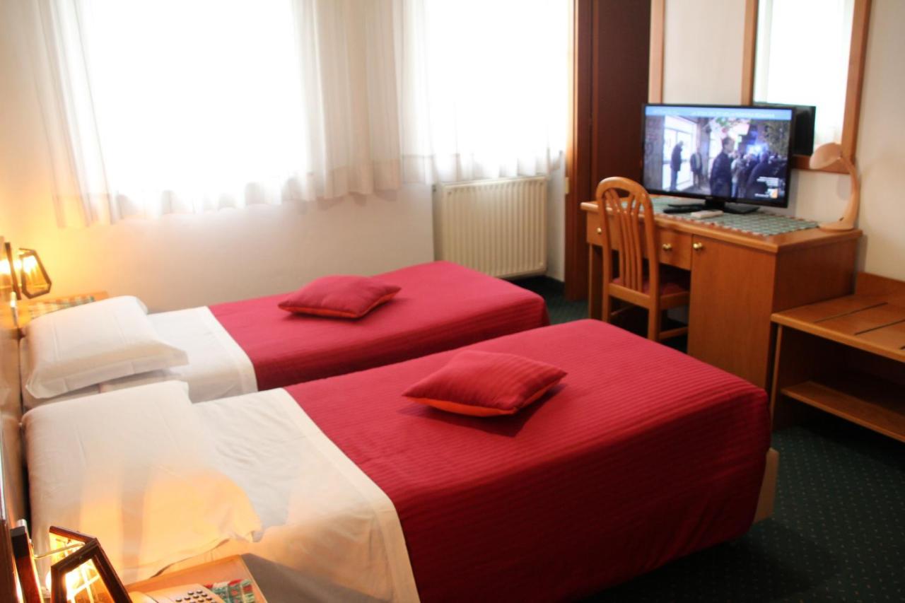 Hotel Ristorante Sagittario Фельтре Екстер'єр фото