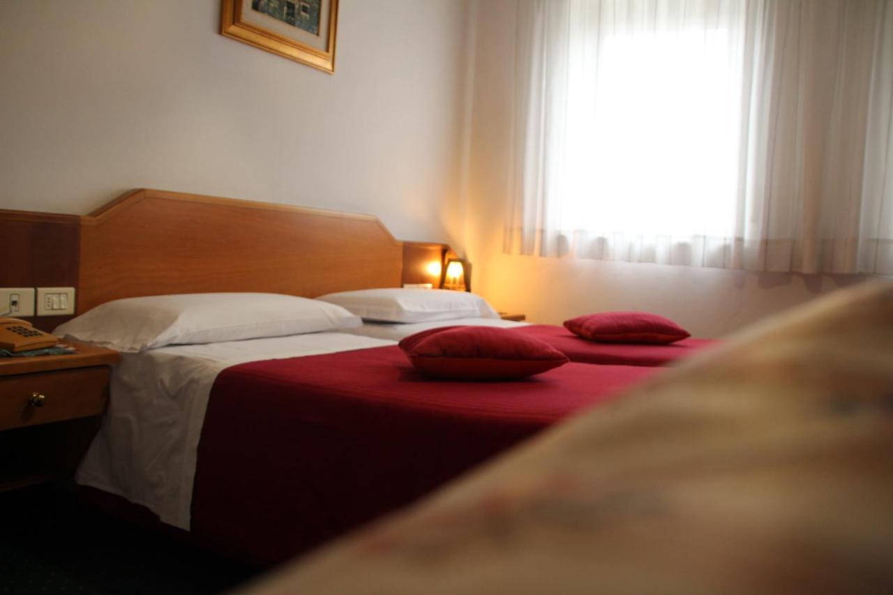 Hotel Ristorante Sagittario Фельтре Екстер'єр фото